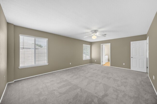Building Photo - 8404 Tyhurst Dr