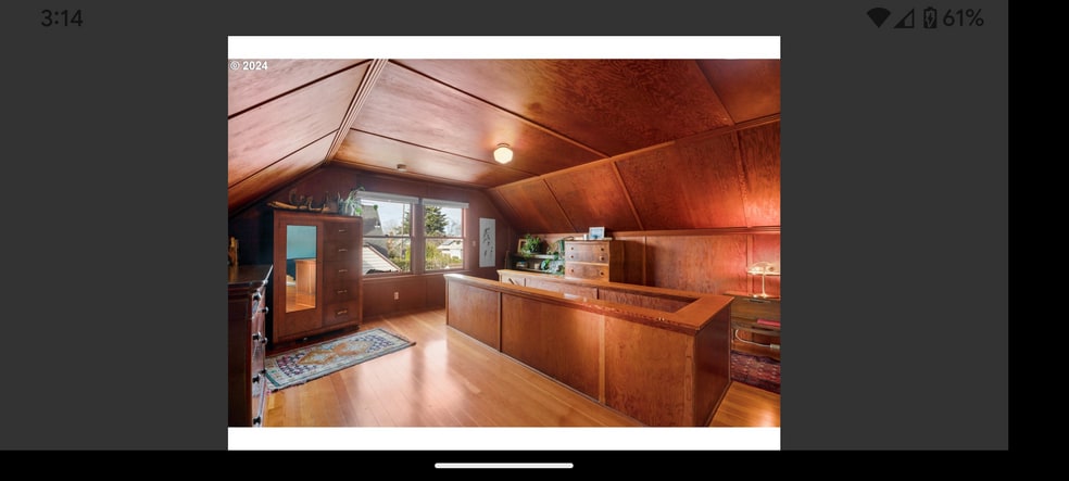 Bonus attic space - 5625 SE Powell Blvd