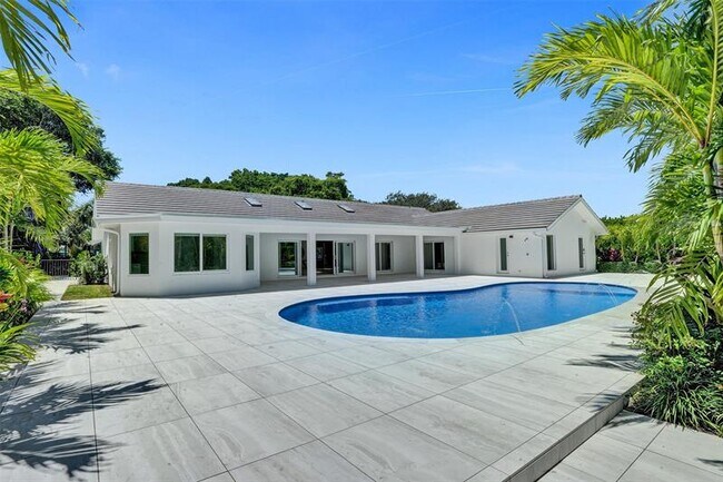 Building Photo - 2800 Banyan Blvd Cir NW