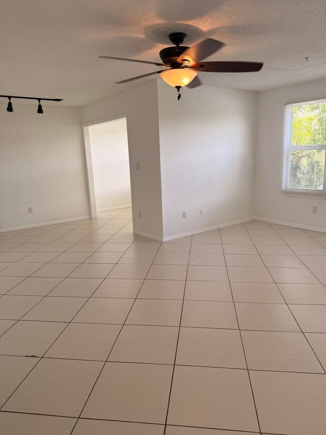 Building Photo - 2313 N Congress Ave