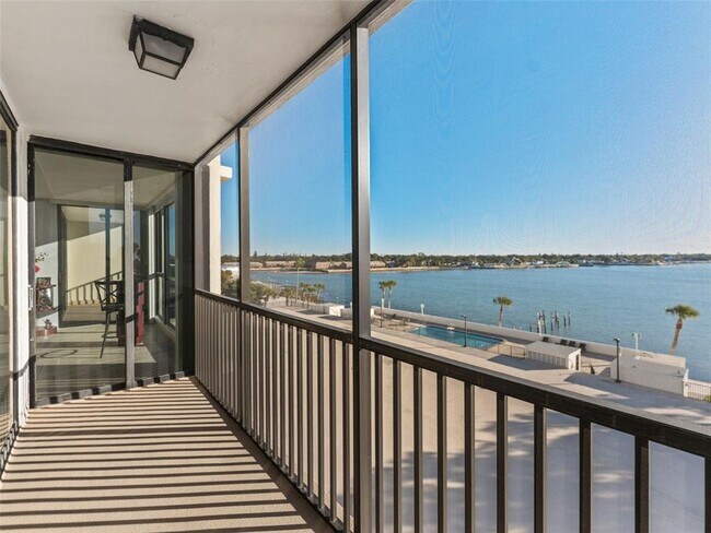 Building Photo - 7100 Sunshine Skyway Ln S