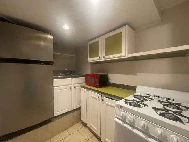 Building Photo - 2713 Vineville Ave