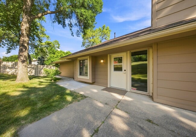 Building Photo - 2133 Tamarin Trail