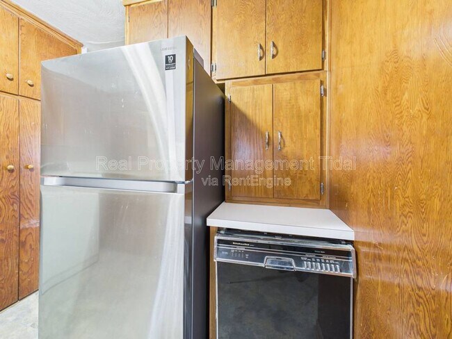 Building Photo - 47 Beaconsdale Ln