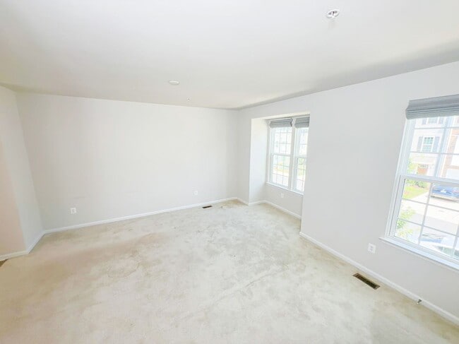 Building Photo - 72 Caswell Dr