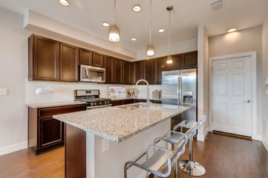 Open kitchen - 16154 E 47th Dr