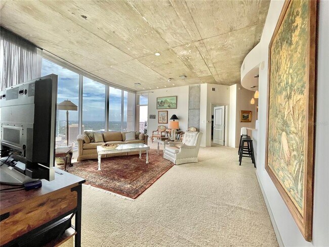 Building Photo - 155 S Court Ave