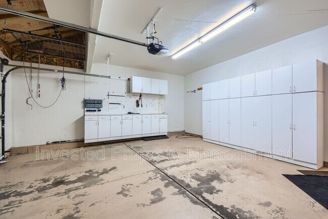 Building Photo - 3764 Seramonte Dr