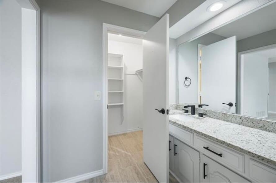 Master Bath - 1708 Tree House Lane