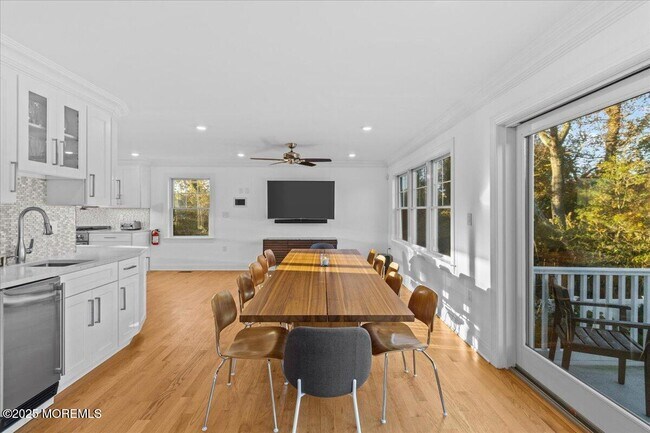 Building Photo - 382 Western Ave