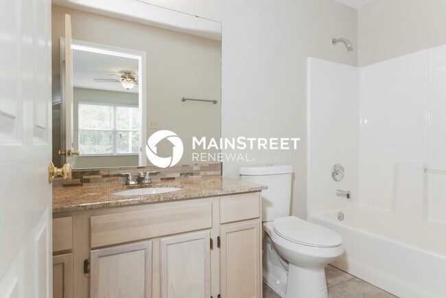 Building Photo - 3 Bedroom Pet-Friendly Home in St. Louis, MO with Main Street Renewal