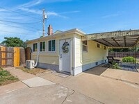 Building Photo - 2731 E Orman Ave