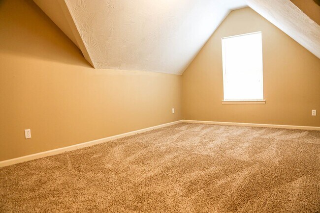 Building Photo - 459 S Main Ave