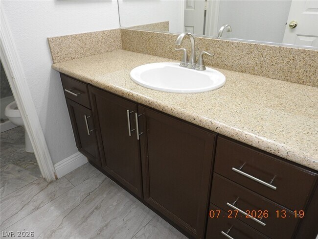 Building Photo - 4533 Chestnut Blaze