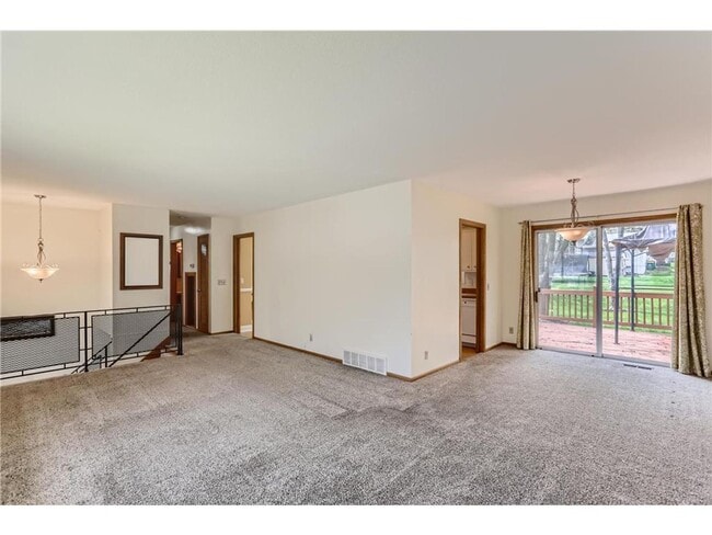 Building Photo - Spacious single-family home *3Bd*3Bath in New Hope Avail June 1