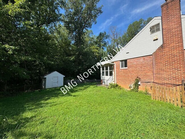 Building Photo - 7046 Lee Park Ct