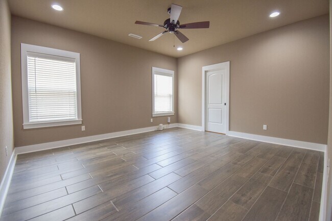 Building Photo - 644 N Malbec Rd