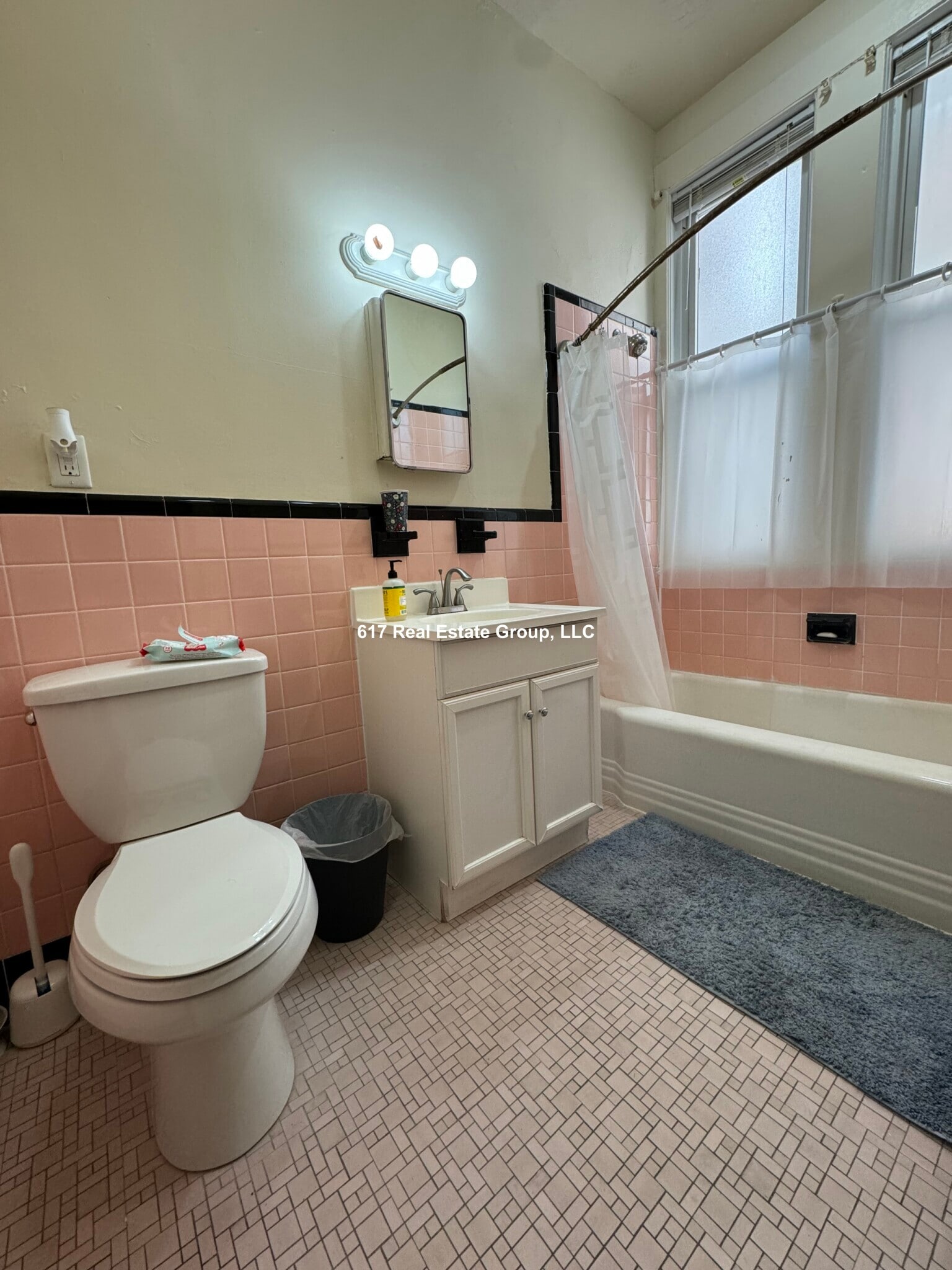 Building Photo - 18 Euston St