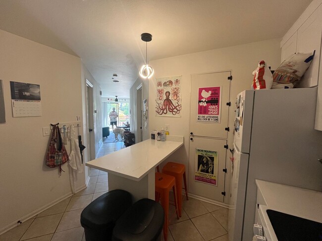 Building Photo - Available Jan 1 - May 30, 2025: Newly Reno...