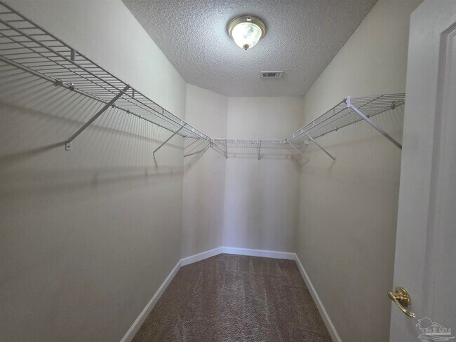 Building Photo - 720 Buoy Dr