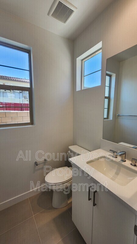 Building Photo - 35944 Randall Ln