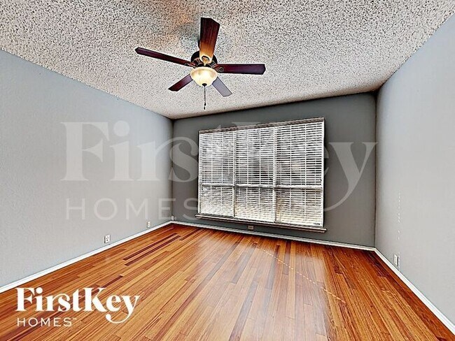 Building Photo - 7885 Parkmount Ct