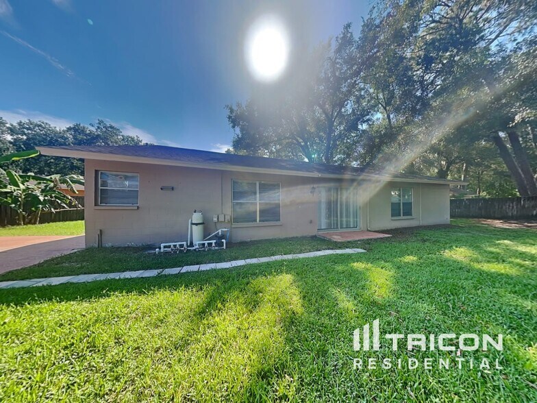 Building Photo - 3206 Shady Glen Cir