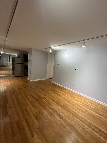 Primary Photo - 150 Bird Ave