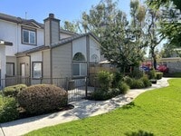 Building Photo - Two-Story 3-Bedroom Condo in Orange Gardens HOA!