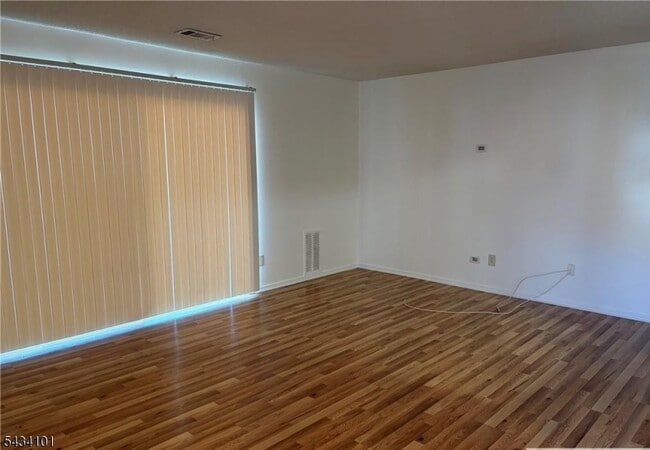Building Photo - 2513 Lighthouse Ln