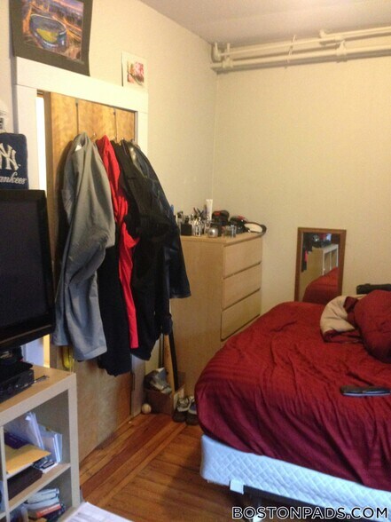 Building Photo - 435 Hanover St