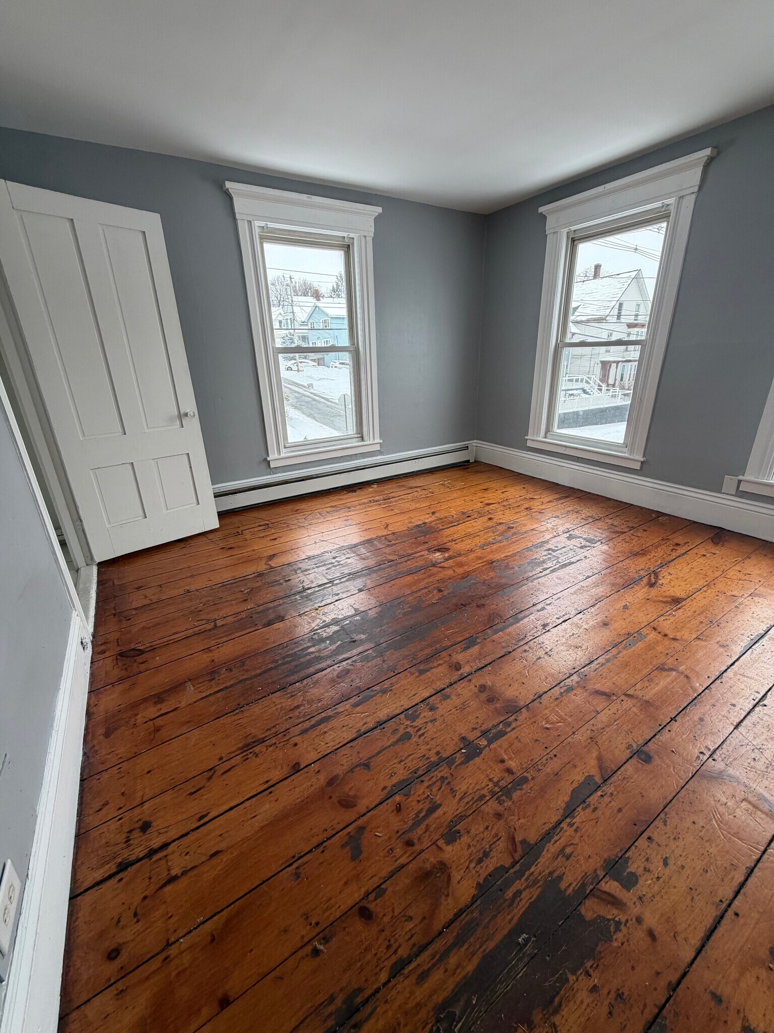 Building Photo - 452 Manchester St