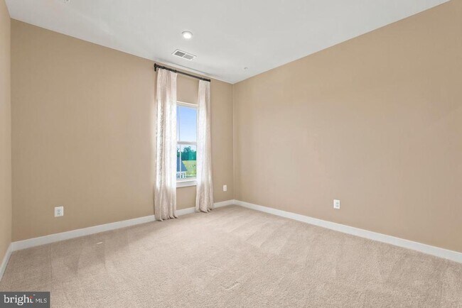 Building Photo - 24274 Thurso Sq