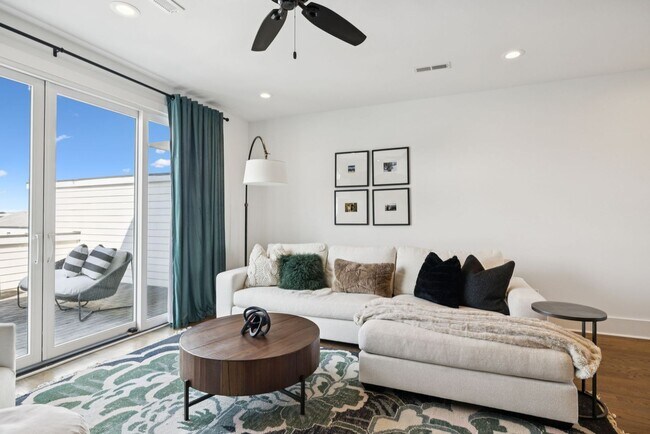 Building Photo - Experience elevated living in this beautifully crafted brick residence located in the heart of Ed...