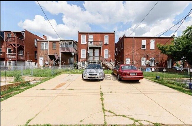 Building Photo - 4005 S Grand Blvd