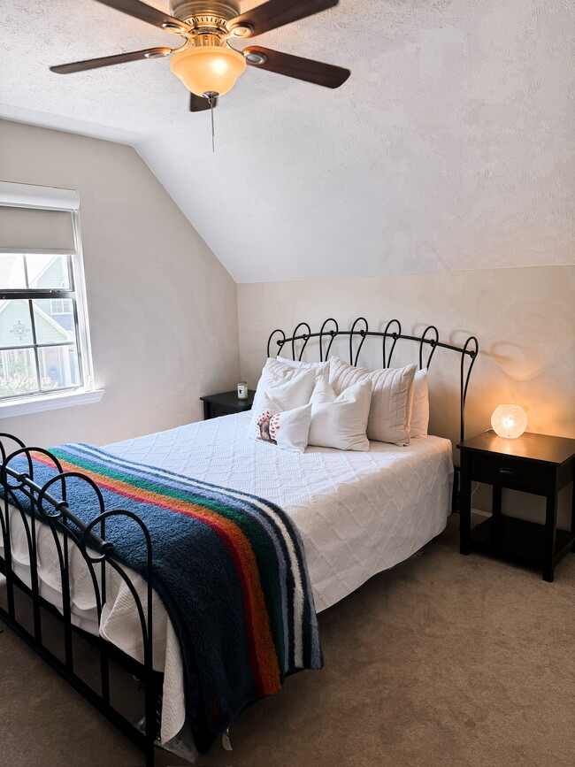 Building Photo - 30 Sweet Gum Ln