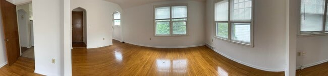 Building Photo - 4423 Vermaas Ave