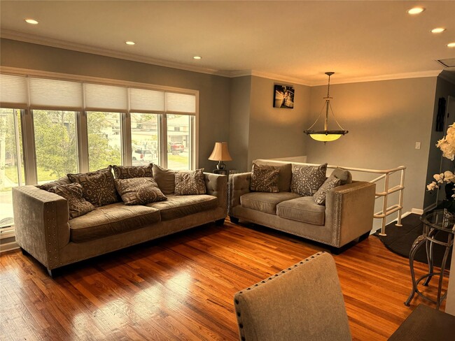 Building Photo - 159 Harris Dr