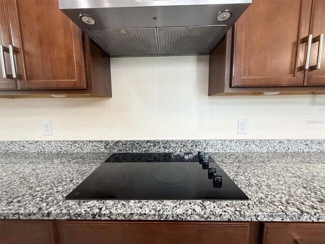 Building Photo - 2074 Brillante Dr