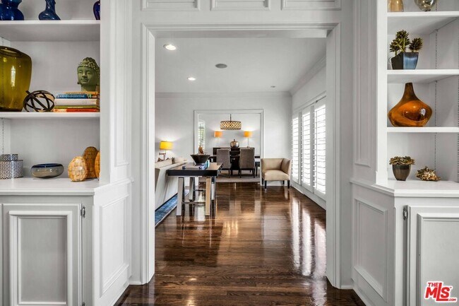 Building Photo - 11745 Montana Ave