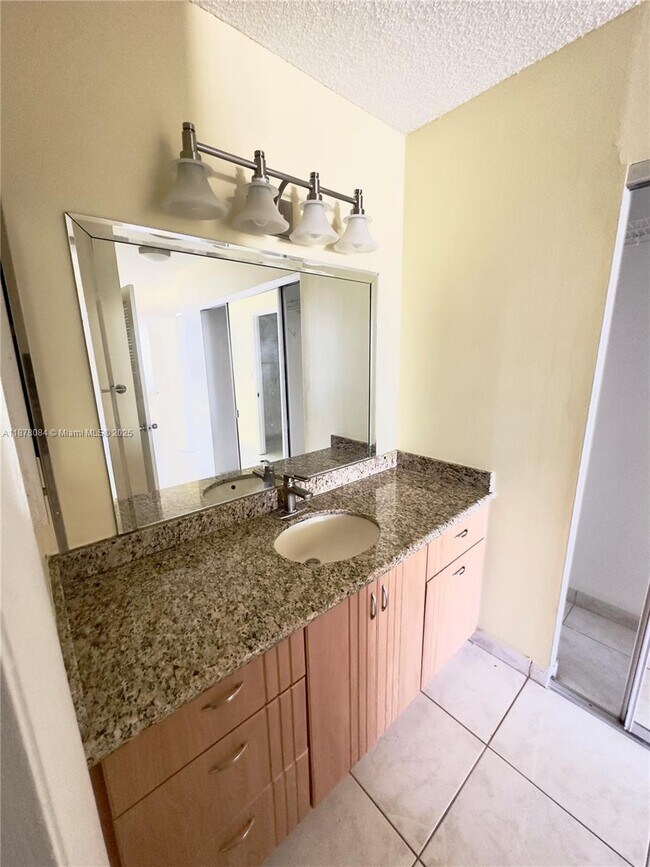 Building Photo - 3800 S Ocean Dr