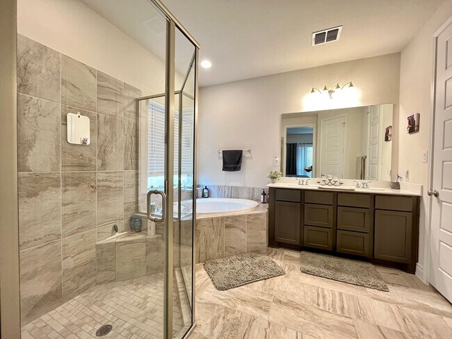 Building Photo - 3 Bedroom/2 Bath Kallison Ranch Subdivision