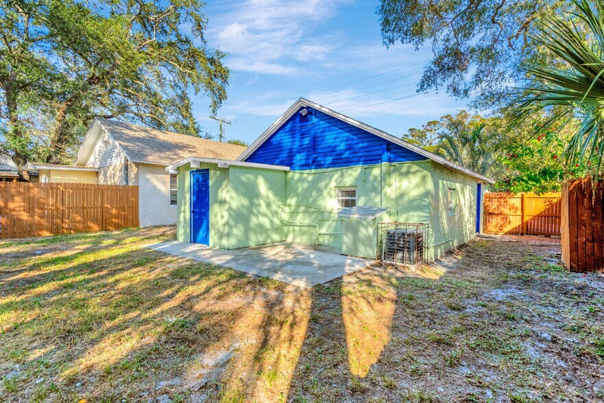 Building Photo - 551 1/2 Wildwood Way