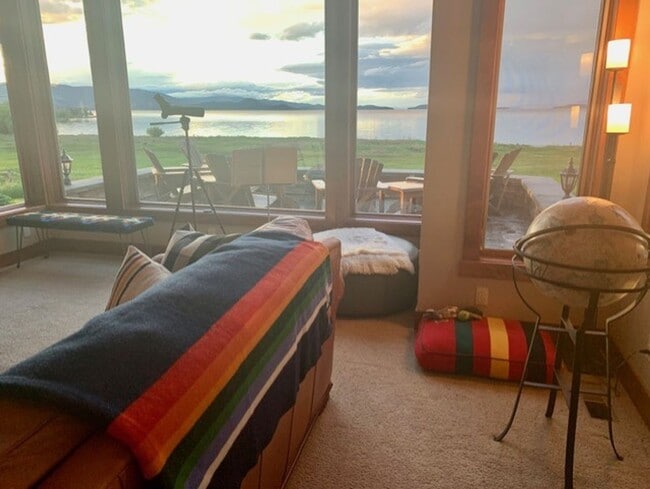 Building Photo - Fully furnished executive home with lake views located in gated community in Polson- Available Se...