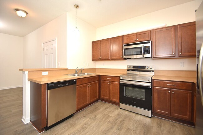 Building Photo - 2211 Golden Lake Loop
