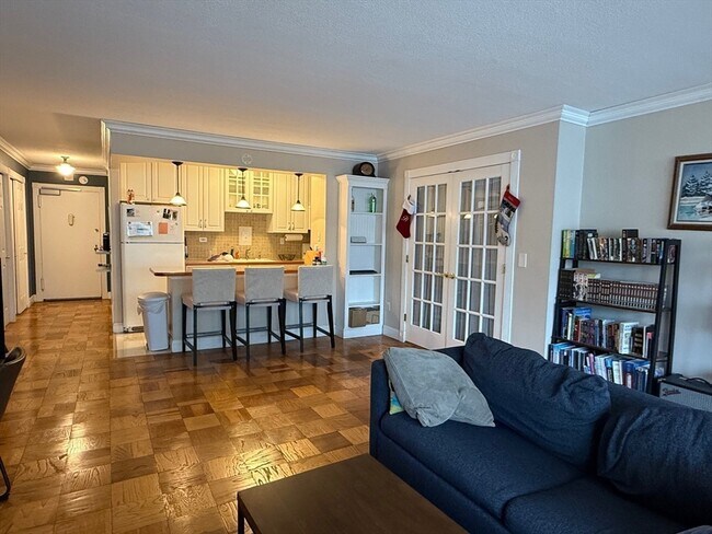 Building Photo - 2 Hawthorne Pl