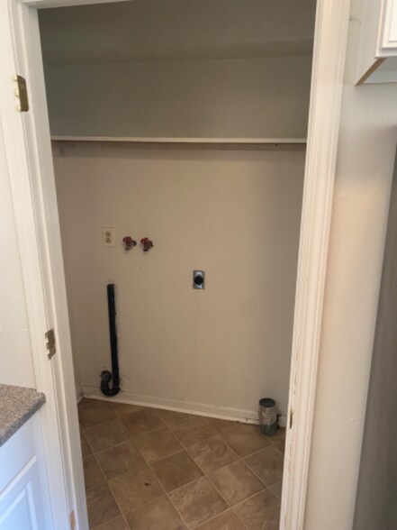 Building Photo - 222 Bowie St