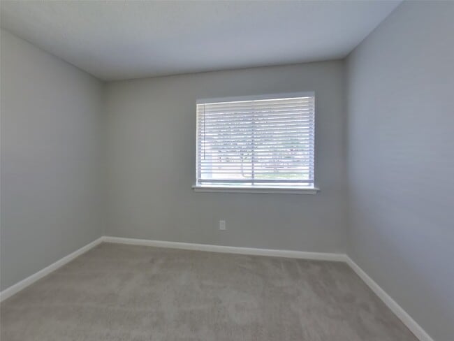 Building Photo - 23426 Canyon Lake Dr