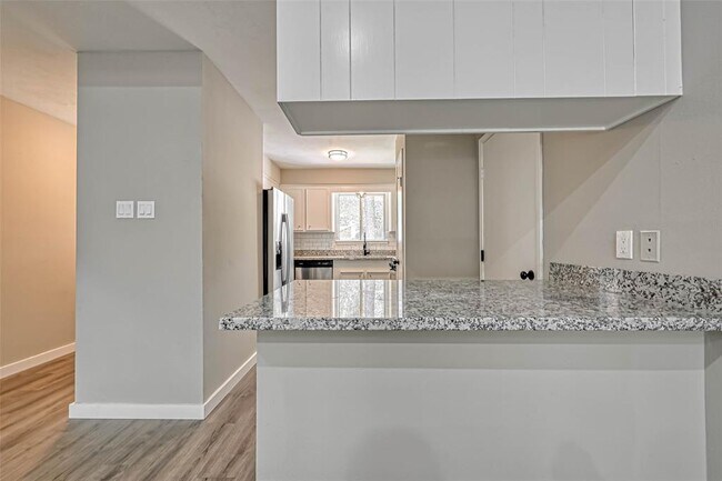 Building Photo - 12 Field Flower Ct