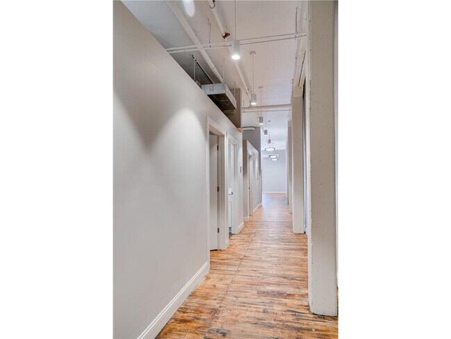 Building Photo - 340 N Sibley St